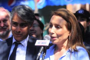 Karen Doggenweiler habló sobre su sueldo en TVN apuntando a parlamentarios que hacen campaña con dieta