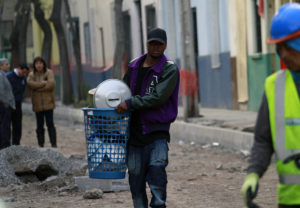 Municipalidad de Santiago desaloja a inmigrantes para construir viviendas sociales