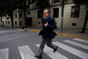 La advertencia de Guillier a las Fuerzas Armadas tras mensaje de Kast