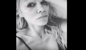 VIDEO | La sentida despedida de Pamela Anderson a Hugh Hefner