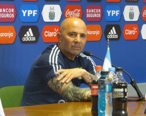 Con ventilador: periodistas desclasifican lo que Sampaoli realmente pensaba de la Roja