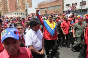OEA desconoce resultados pero PC chileno felicita a Maduro por el triunfo
