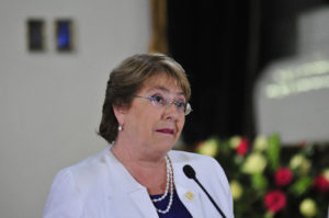 Último presupuesto de Michelle Bachelet incluye alza del gasto de 3,9%