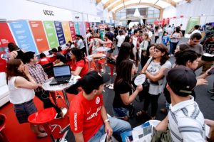Jóvenes estudiantes crean el “Google” de las carreras universitarias de Chile