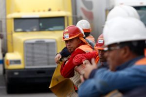 Se aprueba ley que elimina distinción entre empleados y obreros