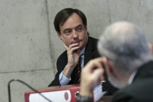 Corte confirma fallo que condenó a conocidos corredores de bolsa por estafa