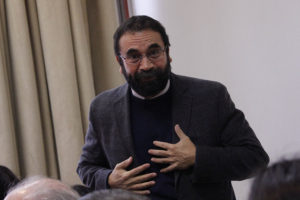 Hugo Gutiérrez apaga el fuego con bencina y defiende sus dichos sobre los votantes de Piñera
