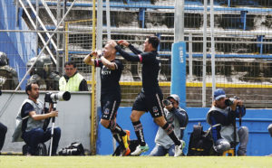 VIDEO | Colo Colo venció a la UC con polémica: off side no cobrado sentenció el partido