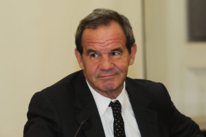 Allamand cuestiona liderazgo de Bachelet por Aleuy: 