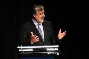 Guillier intensifica búsqueda de acuerdos para balotaje: 