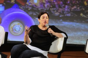 Condonación del CAE: Beatriz Sánchez se reúne con bancos para entregar propuesta