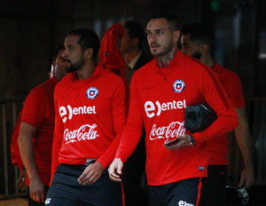 Pizzi suda frío: la nueva baja que afecta a la Roja a solo horas de trascendental duelo ante Brasil