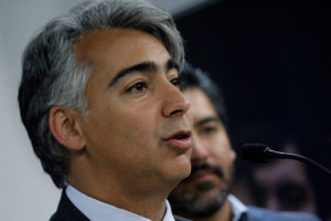 ME-O ahora las emprende contra Guillier: 