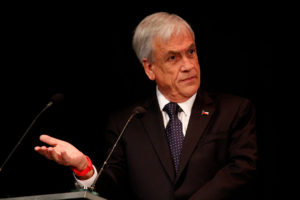 VIDEO | Piñera anuncia que reparará el puente Cau Cau e insiste en culpar a Presidenta Bachelet