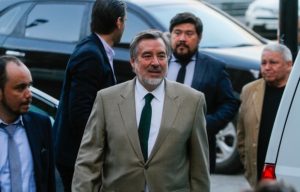 Alejandro Guillier defiende minuta de su comando: 