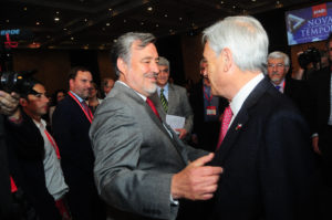 Cadem: Piñera sufre fuerte baja en segunda vuelta y Guillier le pisa los talones