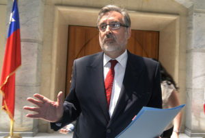 Guillier le da a dirigentes del Frente Amplio donde más les duele: 