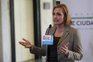 Carolina Goic insiste en su crítica hacia las encuestas: 