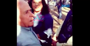 VIDEO | Andrés Zaldívar se descontrola en acto de campaña y empuja a elector al ser increpado