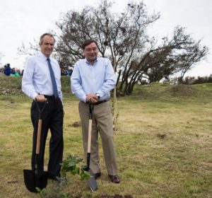 Donan 10 mil árboles nativos para reforestar Lo Barnechea