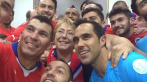 La razón de los jugadores de la Roja para invitar a Bachelet al partido con Brasil