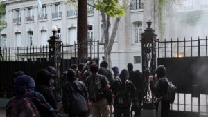 Gobierno argentino preocupado por ataque a embajada en Chile