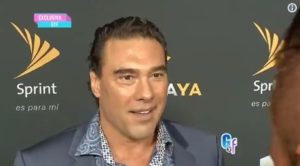 VIDEO | Día de furia: actor no aguantó más y agredió a periodista que le preguntaba por su hijo