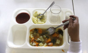 Corte Suprema frena pago de Junaeb a empresa que demandó al fisco