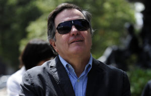 Roberto Ampuero asume error y se disculpa por usar tuit falso de Maduro para atacar a Guillier