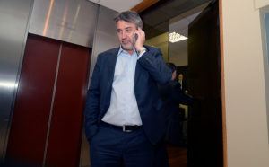 Camión que transportaba a senador Fulvio Rossi volcó en cercanías de Colchane