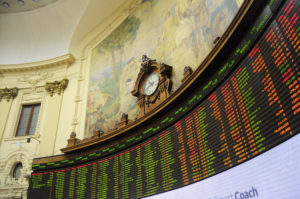 Bolsa de Santiago cierra semestre con peores resultados en los últimos cinco años