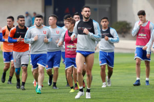 Mauricio Pinilla no quiere pagar la cámara fotográfica que rompió en Valparaíso