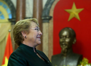 Presidenta Bachelet no saldrá al balcón presidencial de La Moneda junto al Papa Francisco