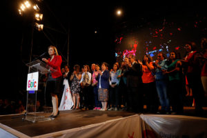 Carolina Goic cerró su campaña con críticas a Piñera y Guillier por 