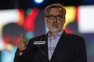 Alejandro Guillier ya piensa en la segunda vuelta: presentará nuevo comando el jueves