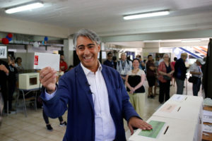 Comprobado: Marco Enríquez-Ominami pierde la mitad de los votos en cada elección que se presenta