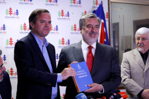 DC entrega propuesta programática a Guillier: 