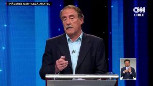 VIDEO | Artés protagoniza el momento más delirante del debate Anatel al corregir cita errónea de Piñera
