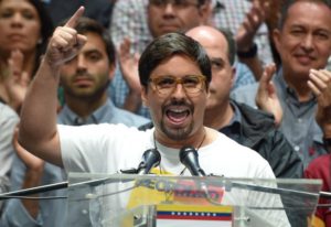 Vicepresidente de Parlamento de Venezuela analiza pedir asilo político a Chile