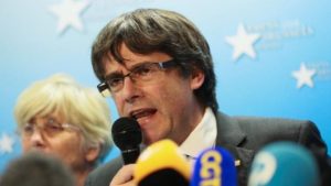 Justicia de España emite orden de captura internacional contra ex presidente de Cataluña