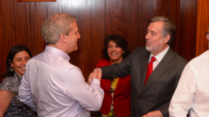 Karol Cariola cuestiona imagen de Guillier con Ricardo Rincón: