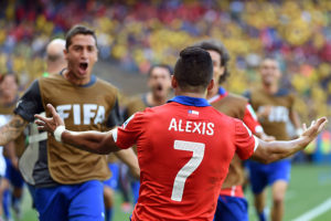 VIDEO | Bonini grita el gol de Alexis a Brasil en plena transmisión de TVN como un chileno más
