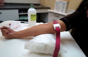 Gratis y en solo 15 minutos: Universidad de Chile hará test gratuitos para detectar VIH