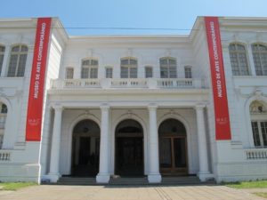 Llega a Chile por primera vez BIENALSUR con exhibición gratuita en el MAC