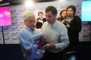 Piñera apunta a Sence y reducción en gastos de consumo para financiar programa