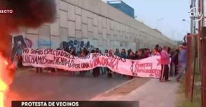 Instalaron barricadas y cortaron el tránsito: vecinos de Quilicura protestaron por mala calidad de viviendas