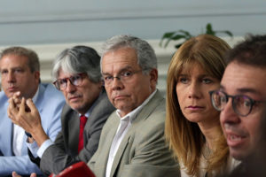 Disidencia DC pide renuncia de Goic y entrega respaldo sin condiciones a Guillier