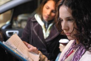 Aline Kuppenheim le dedica tuit sobre “tener pene” a diputado sancionado por dichos contra Daniela Vega