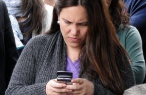Hija de Piñera busca el voto rockero: 