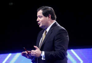 Remember de Mauricio Bustamante sobre el Puente Cau Cau fue un festín para los detractores de Piñera